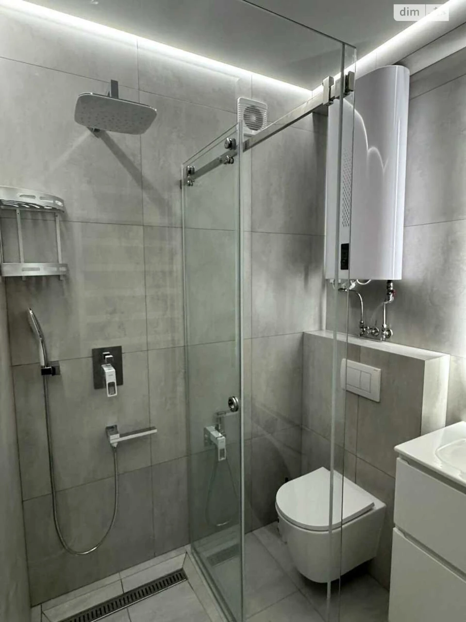 Apartment for Sale, Holosiiv