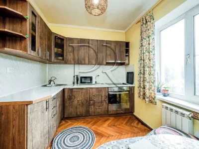 Квартира. Київ, Підлісна вул.