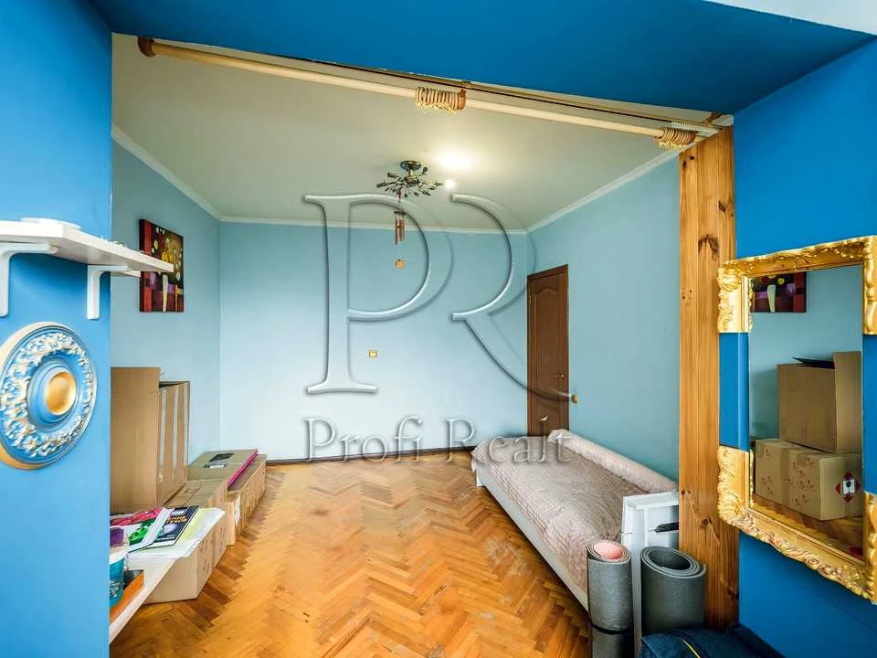 Квартира. Київ, Підлісна вул.