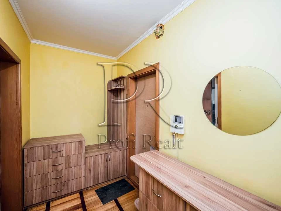Квартира. Київ, Підлісна вул.