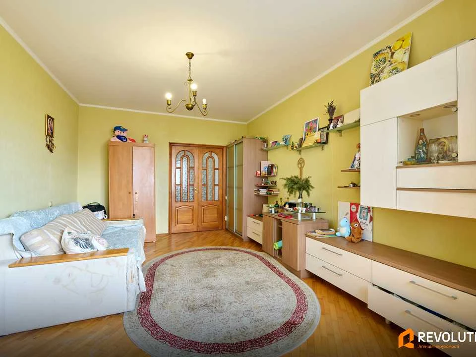 Квартира. Київ, Науки просп.