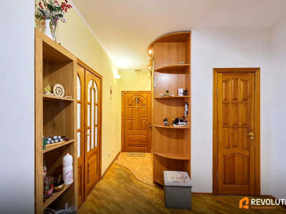 Квартира. Київ, Науки просп.