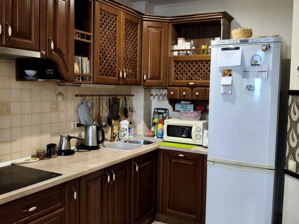 Apartment. Borispol'skaya st.