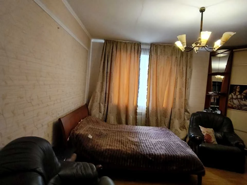 Apartment. Borispol'skaya st.