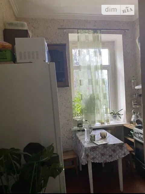 Room for sale 20.5 sq. m. on Kyrylivska Street 123 • ID 34519