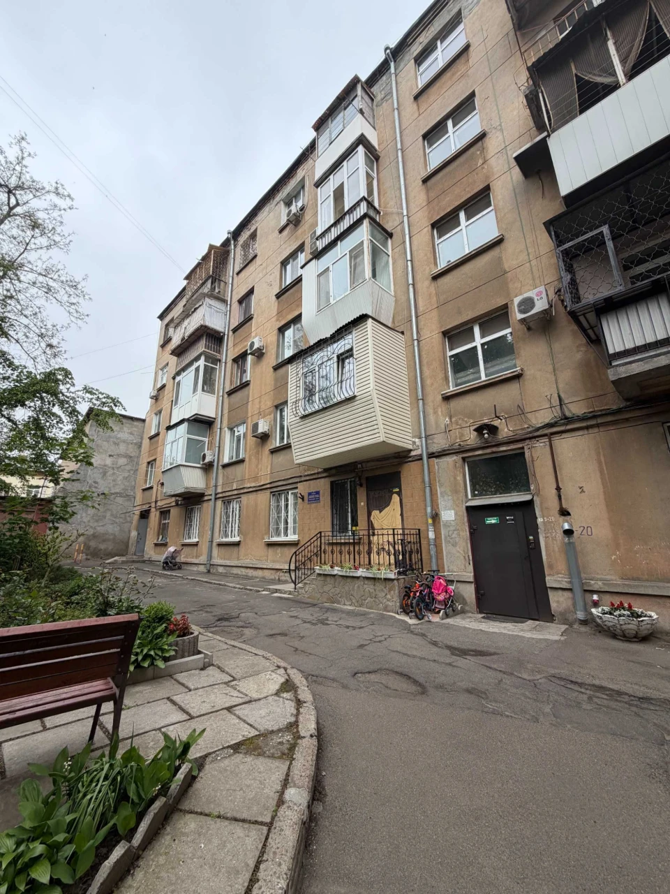 Продам 2 -х ком квартиру на Ришельевской. Центр
