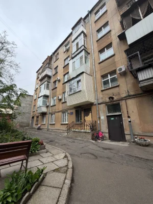 Продам 2 -х ком квартиру на Ришельевской. Центр