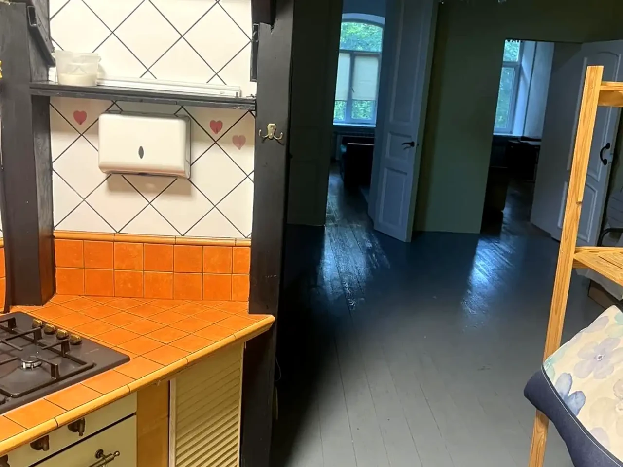 Продажа квартиры 4-комн. 100 м² 2/2 этажа
