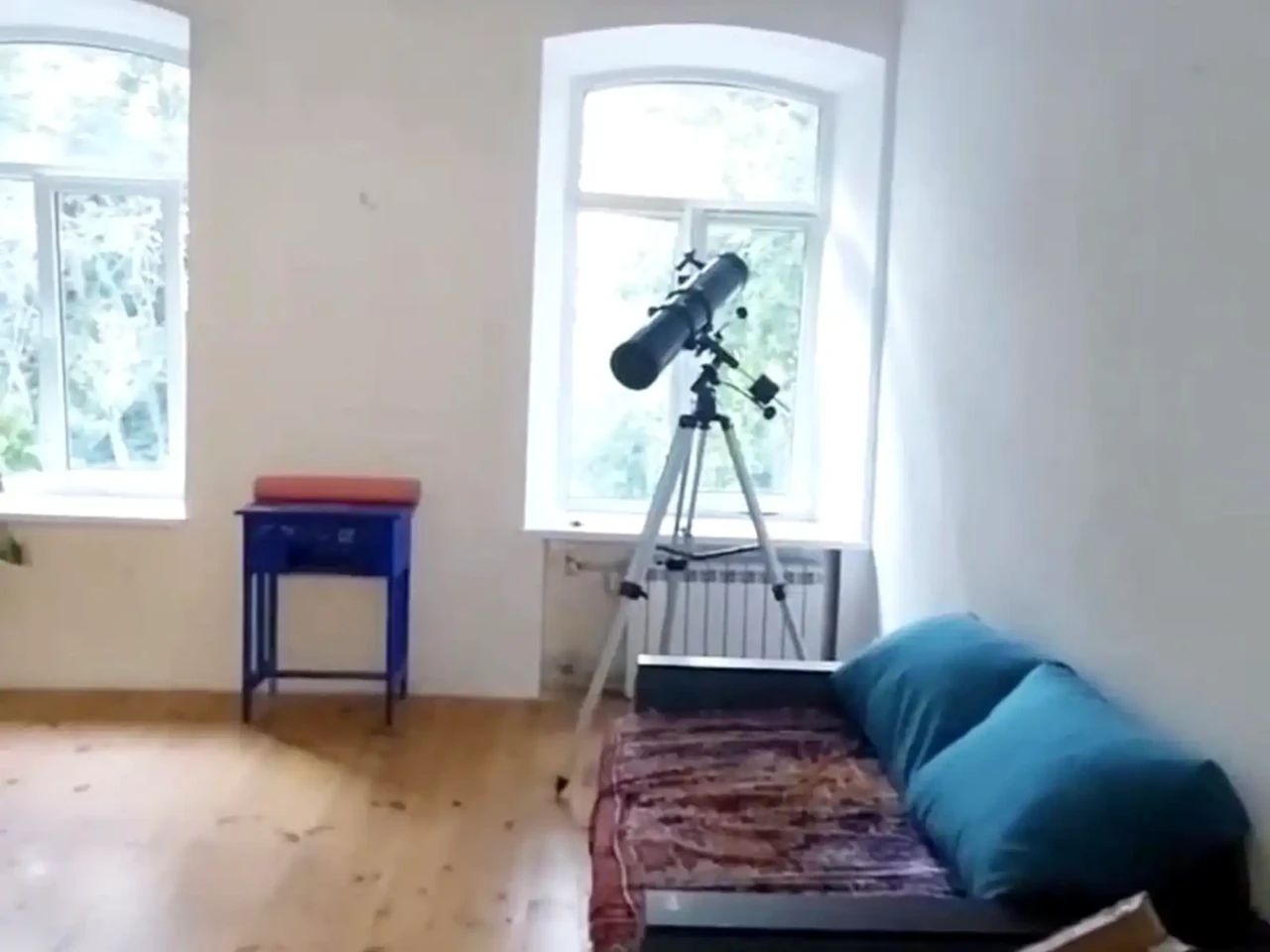 Продажа квартиры 4-комн. 100 м² 2/2 этажа