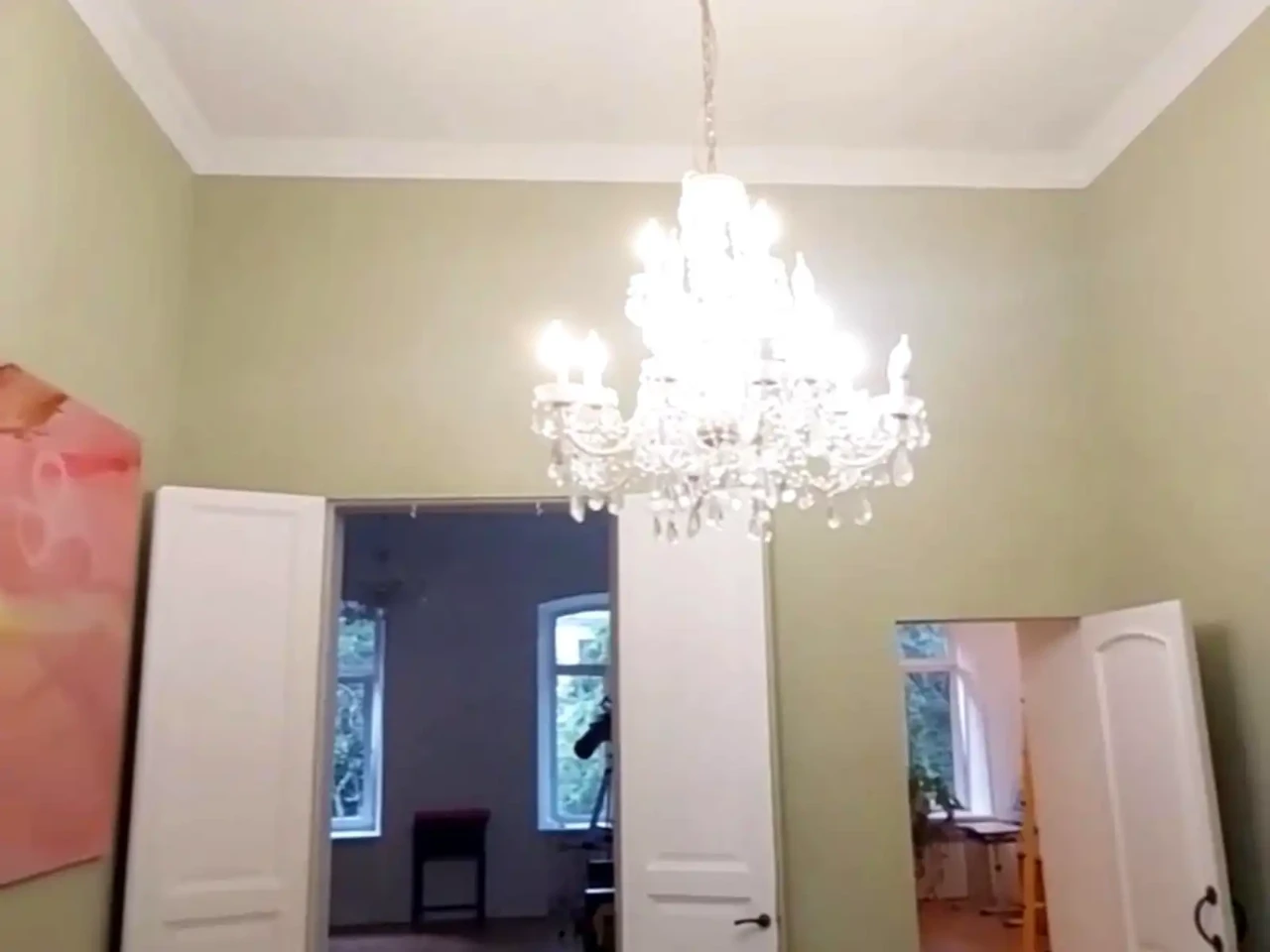 Продажа квартиры 4-комн. 100 м² 2/2 этажа