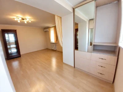 Продам квартиру на Таирова .