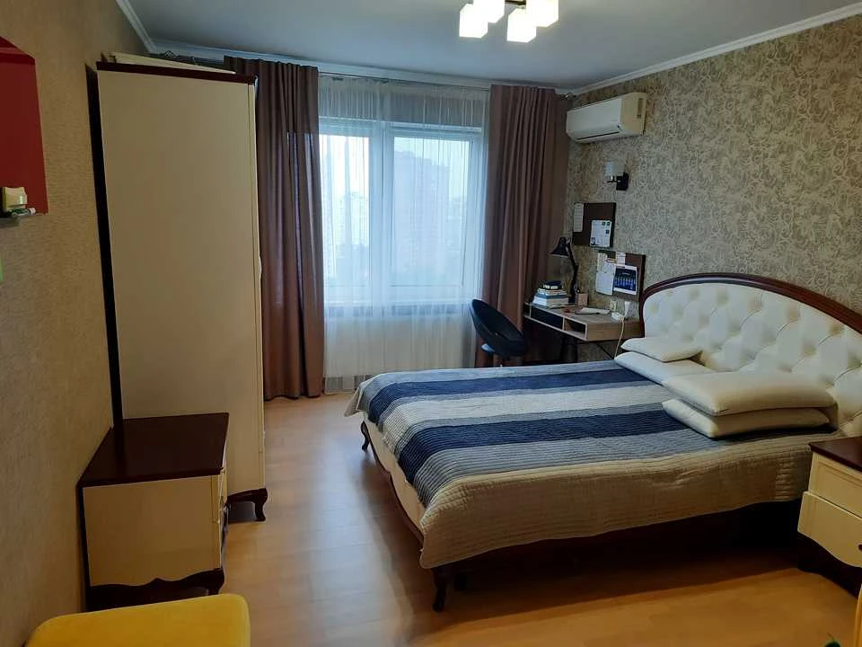 Квартира. Киев, улица Урловская.