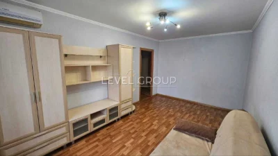 Продам 2 кімнатну квартиру 45м2 вул Санаторна 18 Дарницький