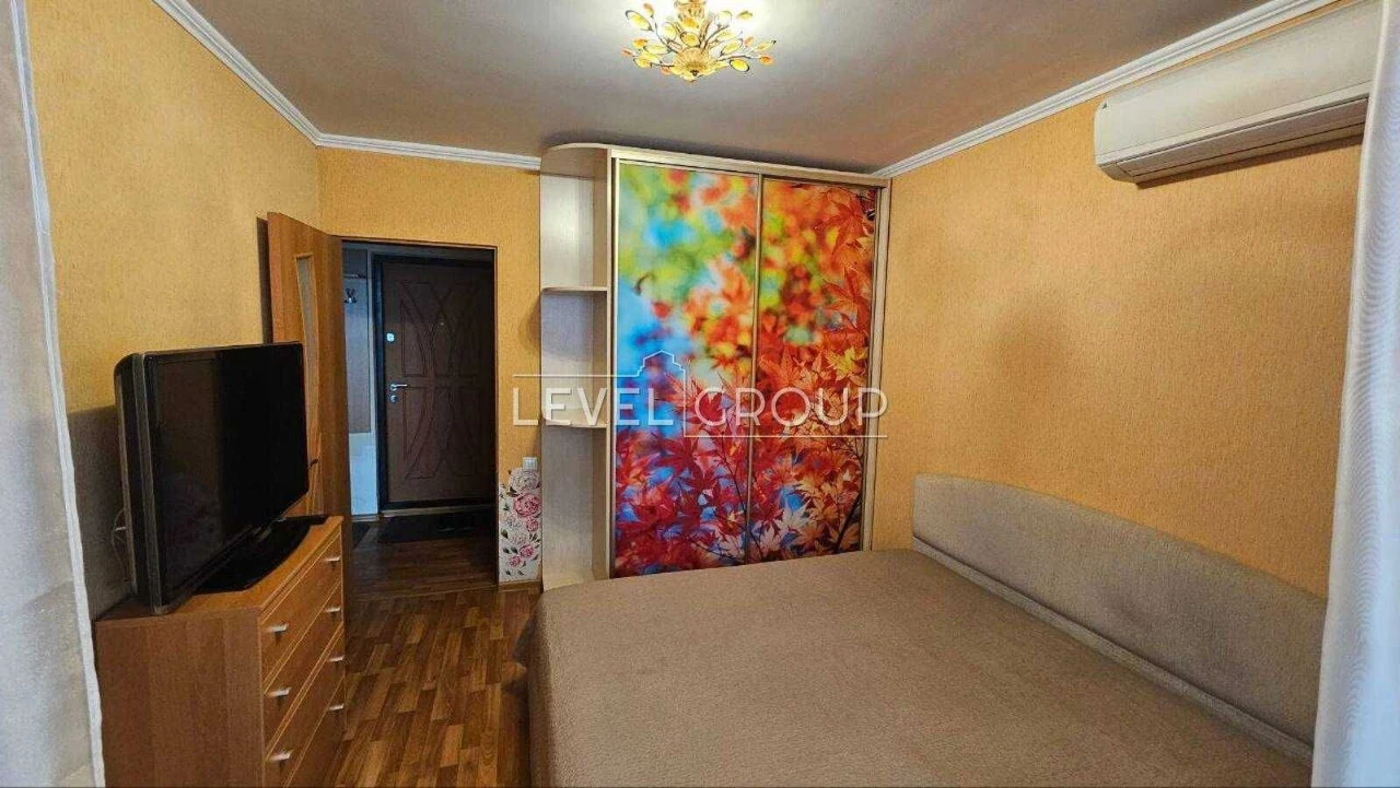 Продам 2 кімнатну квартиру 45м2 вул Санаторна 18 Дарницький