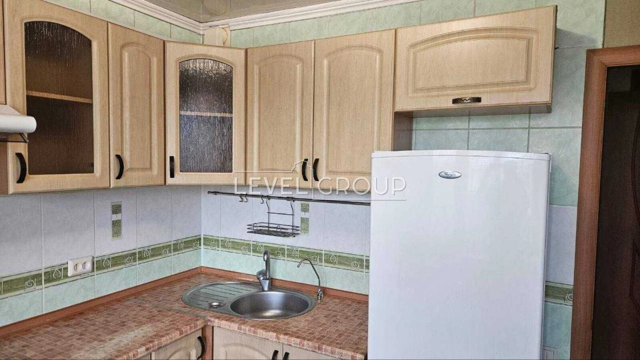 Продам 2 кімнатну квартиру 45м2 вул Санаторна 18 Дарницький