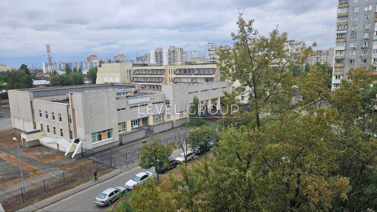 Продам 2 кімнатну квартиру 45м2 вул Санаторна 18 Дарницький