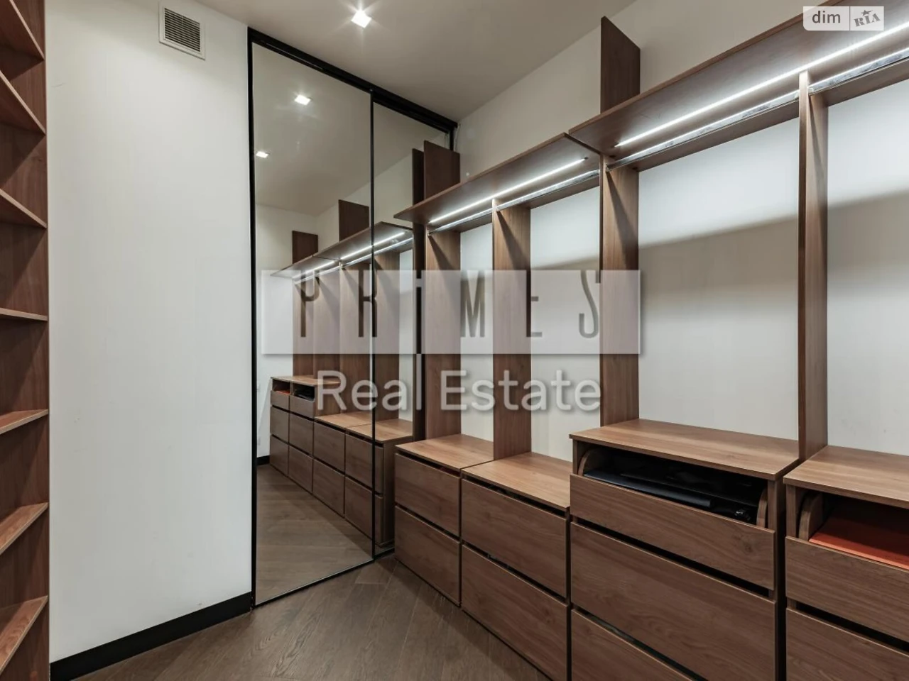 Sale of Apartment Zverynets