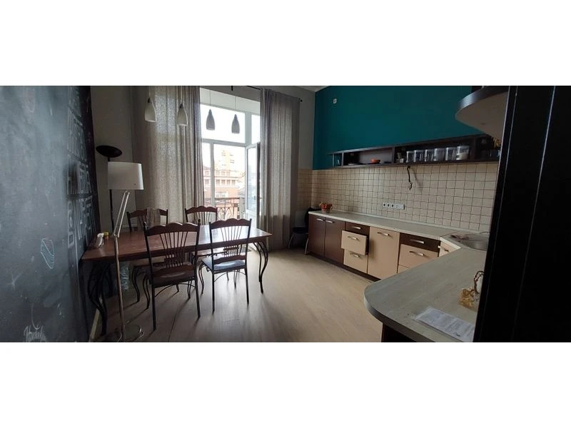 Квартира 193,2 м² у центрі Києва — стартову ціну знижено на