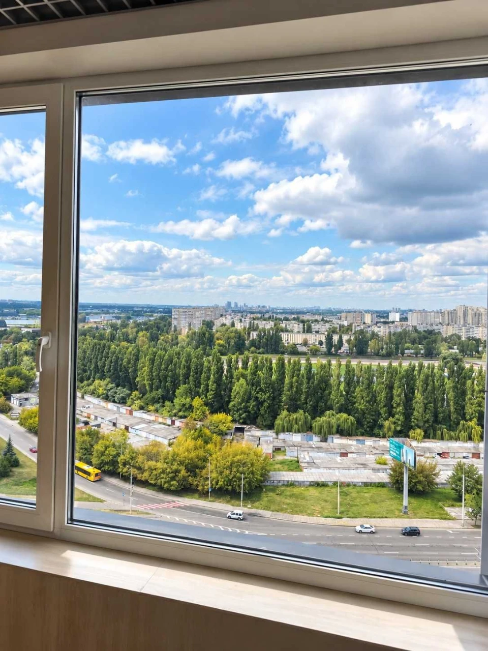 Без Комісії, Продаж видової 1 кімнатної квартири біля метро