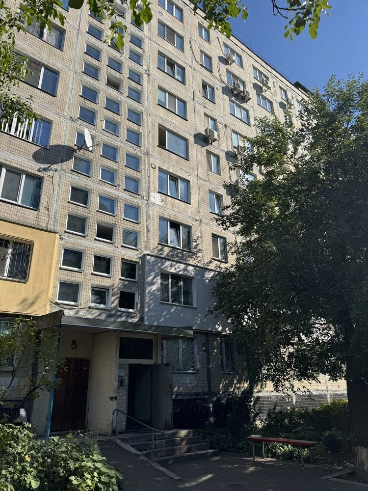 Продаж 2к квартири на Куренівці. Автозаводська 41. Без %.