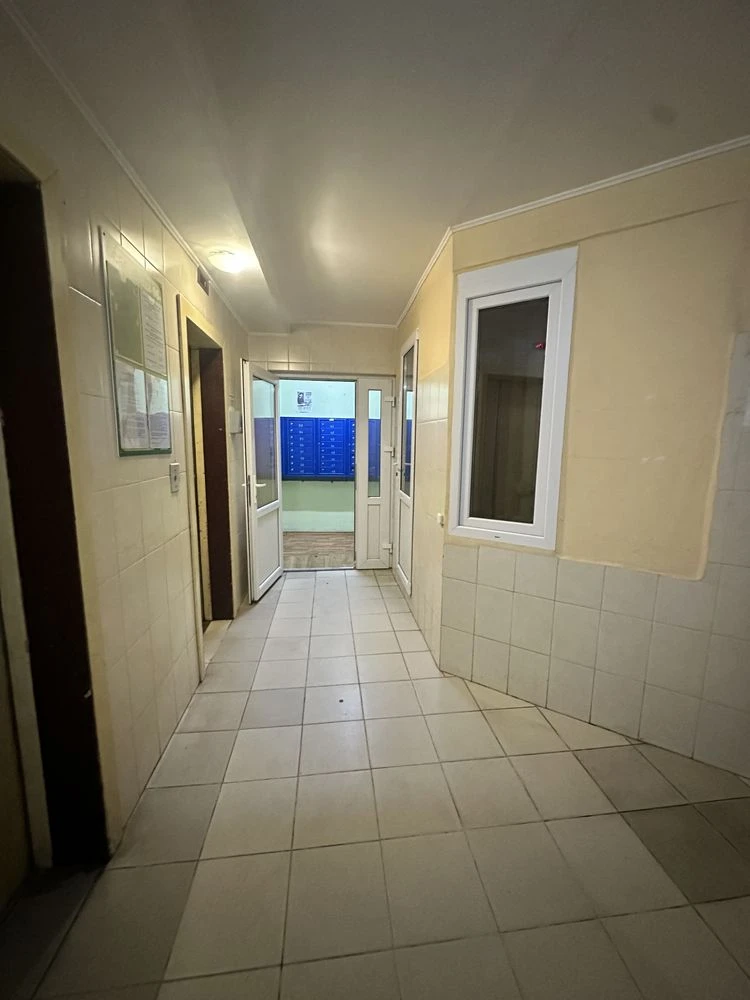 Продам 3к квартиру біля метро Позняки