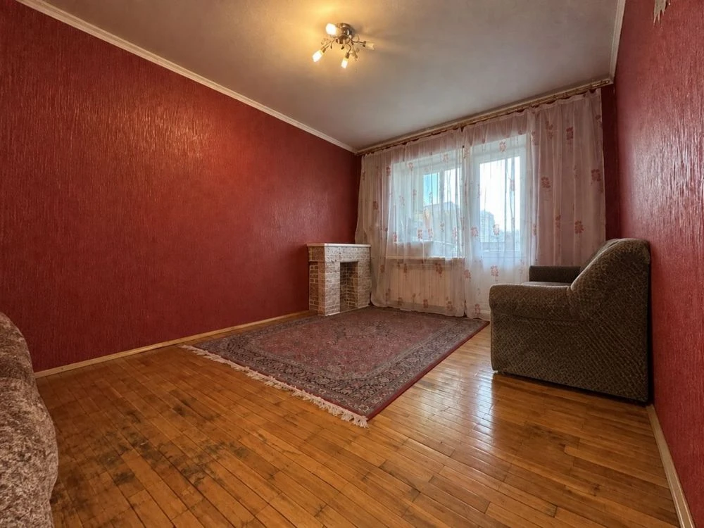Продам 3к квартиру біля метро Позняки