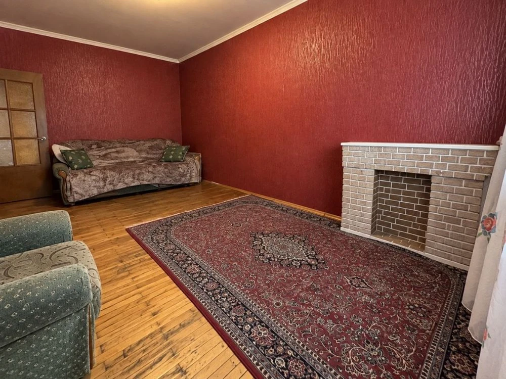 Продам 3к квартиру біля метро Позняки