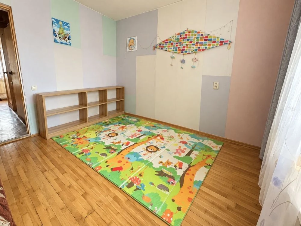Продам 3к квартиру біля метро Позняки