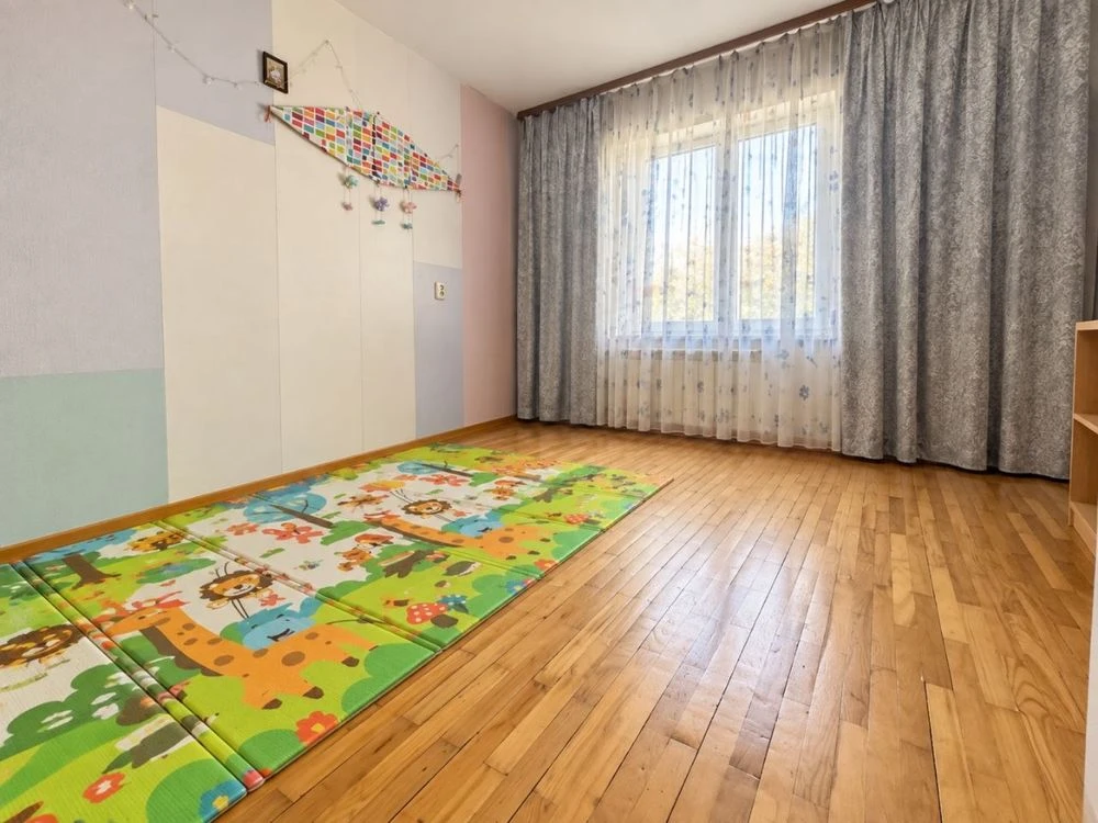 Продам 3к квартиру біля метро Позняки