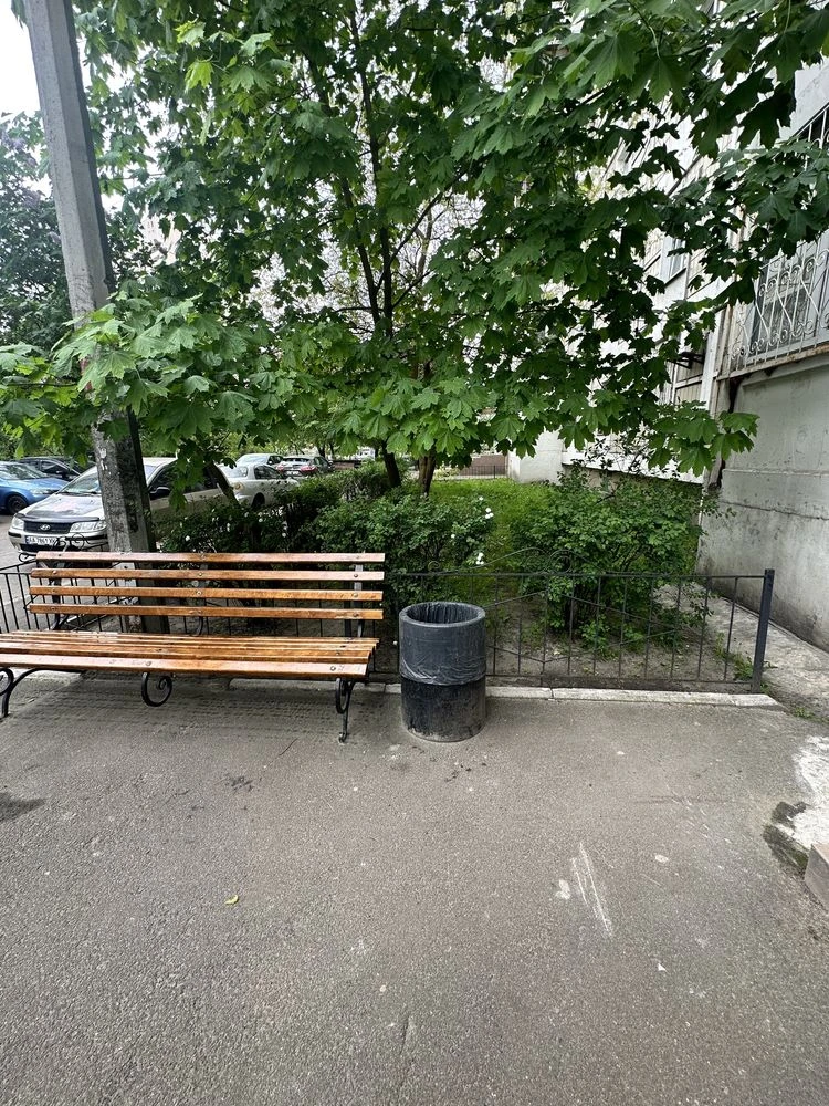 Продам 3к квартиру біля метро Позняки