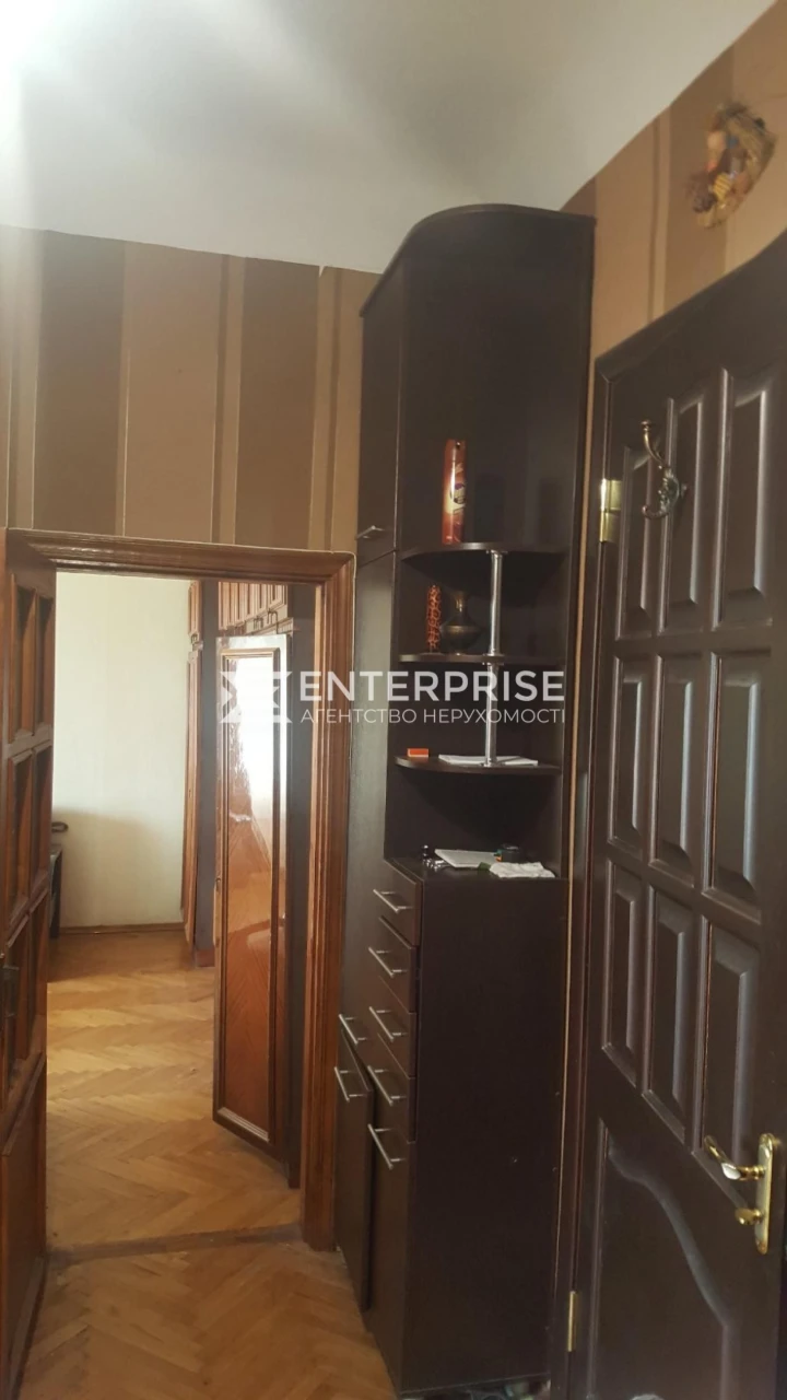 Продаж 2к квартири  вул. Ак. Ромоданова, Татарка Шевченківсь
