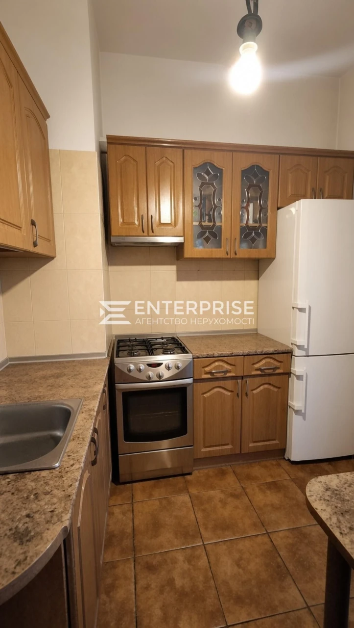 Продаж 2к квартири  вул. Ак. Ромоданова, Татарка Шевченківсь