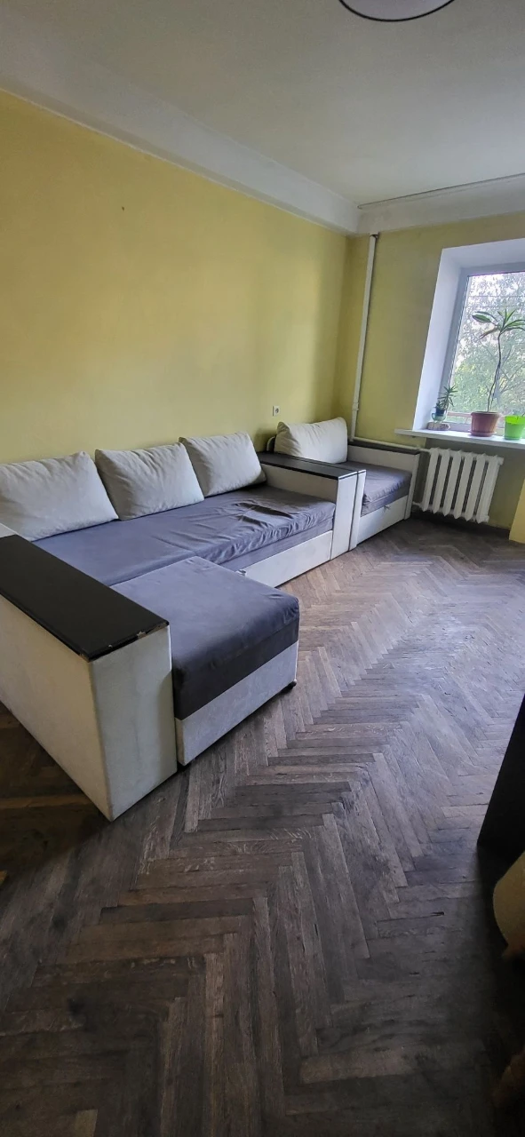 2 кімнатна квартира фото свіжі.на Севастопольской пл.Показ в