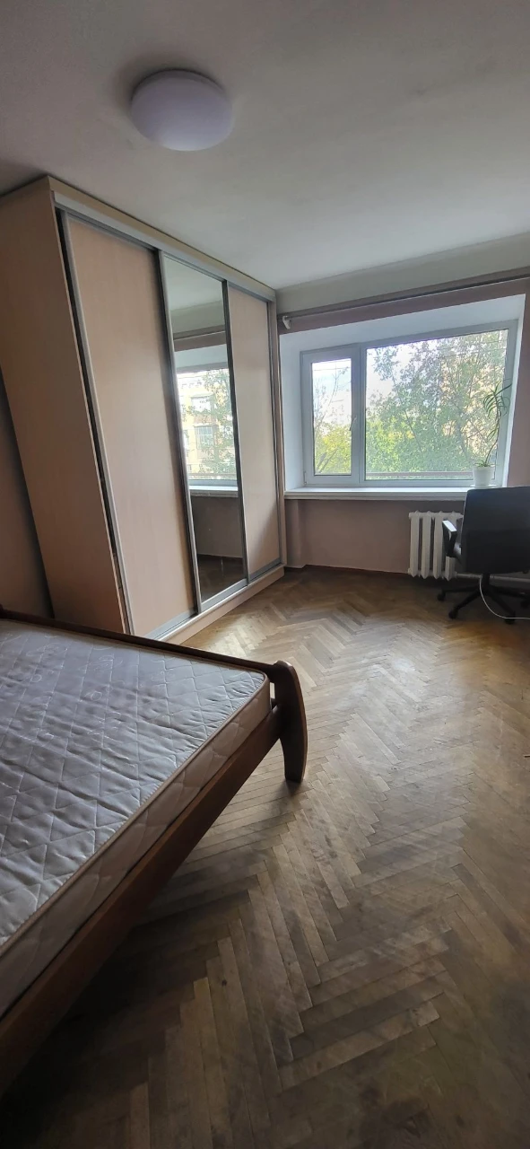 2 кімнатна квартира фото свіжі.на Севастопольской пл.Показ в