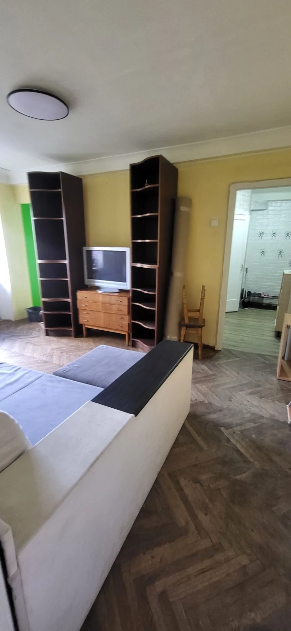 2 кімнатна квартира фото свіжі.на Севастопольской пл.Показ в
