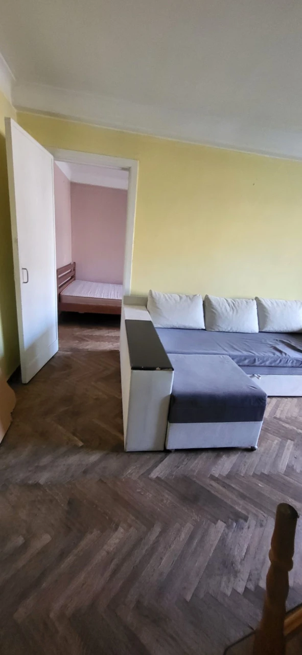2 кімнатна квартира фото свіжі.на Севастопольской пл.Показ в