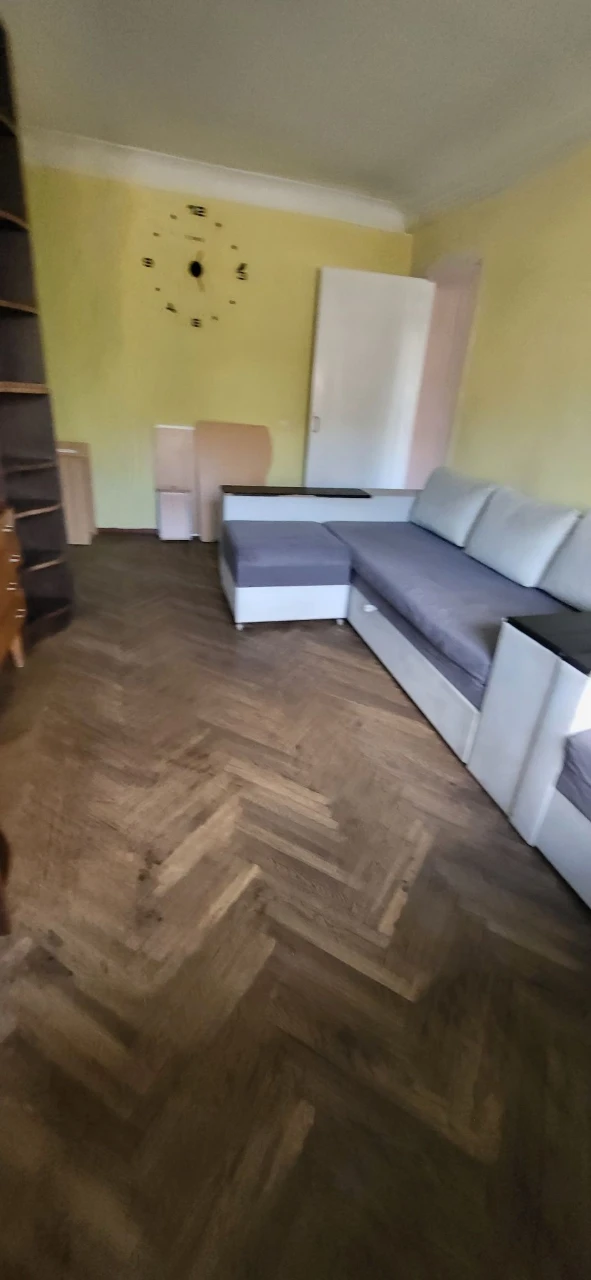 2 кімнатна квартира фото свіжі.на Севастопольской пл.Показ в