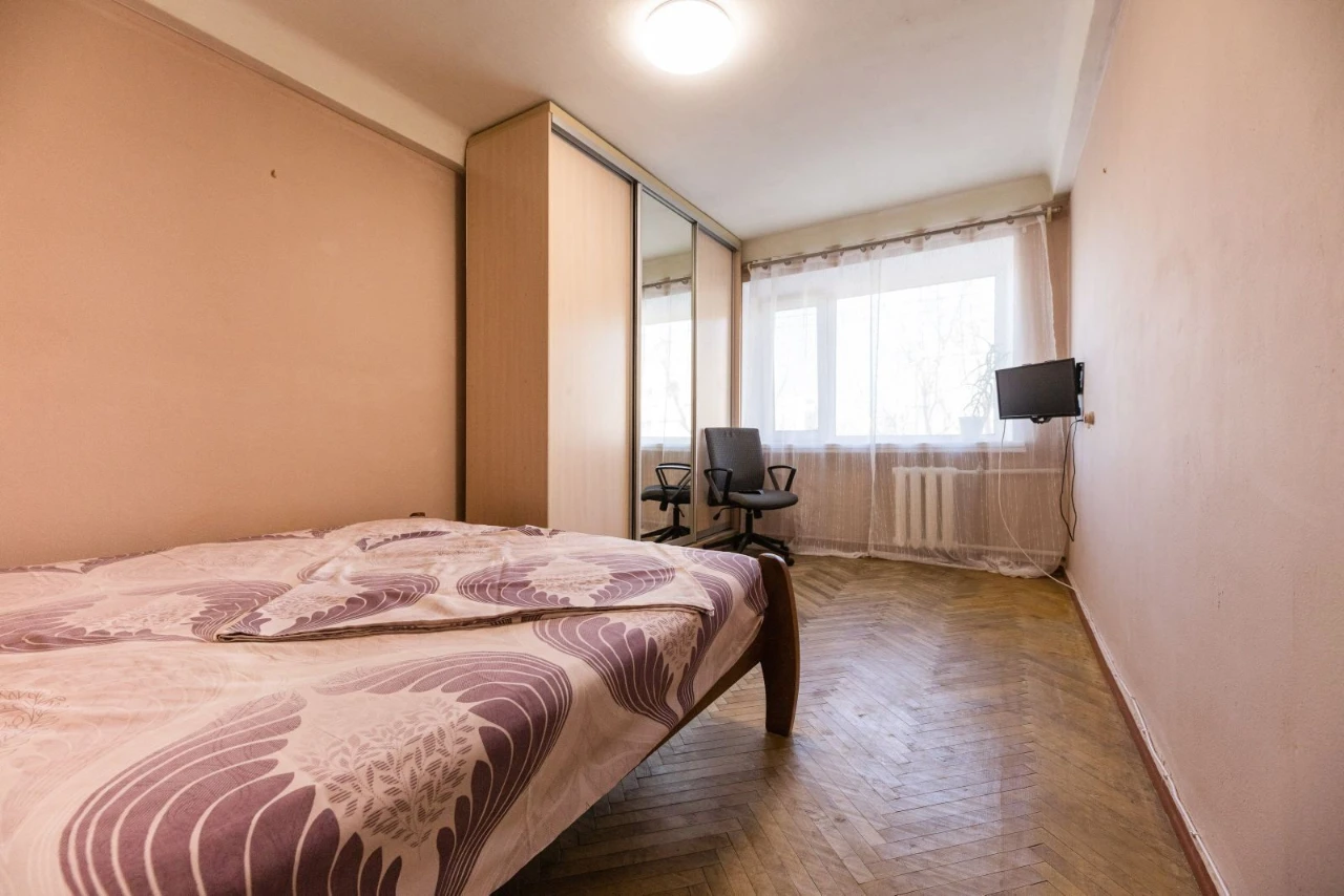 2 кімнатна квартира фото свіжі.на Севастопольской пл.Показ в