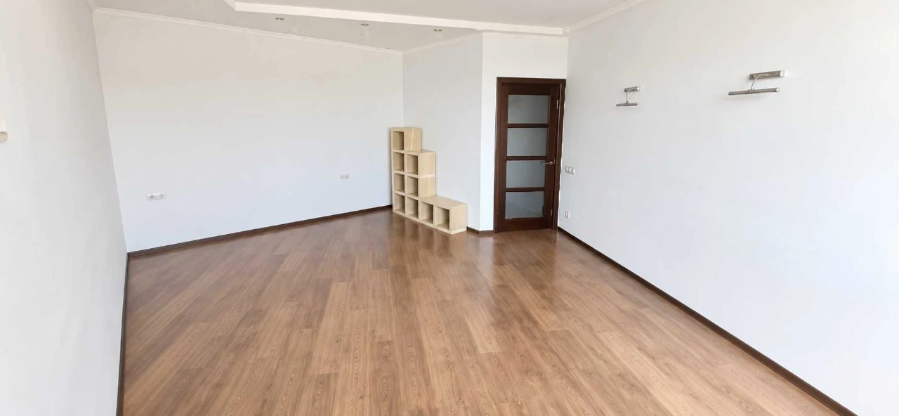* Світла 1-кімнатна квартира по вул. Єлизавети Чавдар, 1 мет