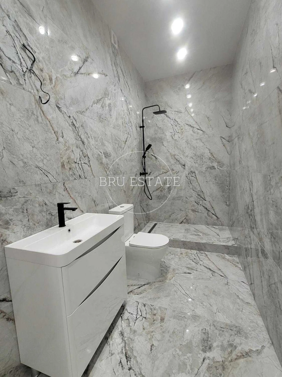 For Sale: Duplex House on Obolon, Bogatyrska Minister