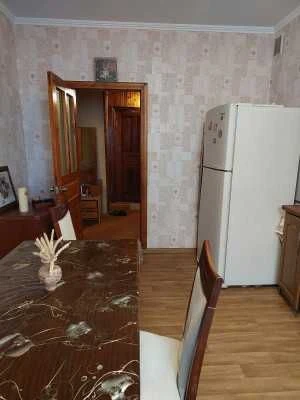 Трехкомнатная квартира на Королева, четвертый этаж