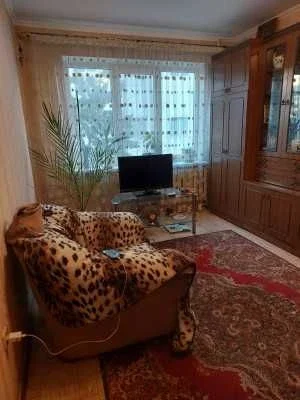 Трехкомнатная квартира на Королева, четвертый этаж