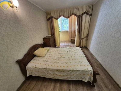 Spacious 2-room apartment in a brick building on Taïrov