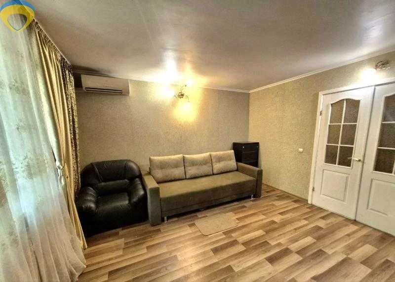 Spacious 2-room apartment in a brick building on Taïrov