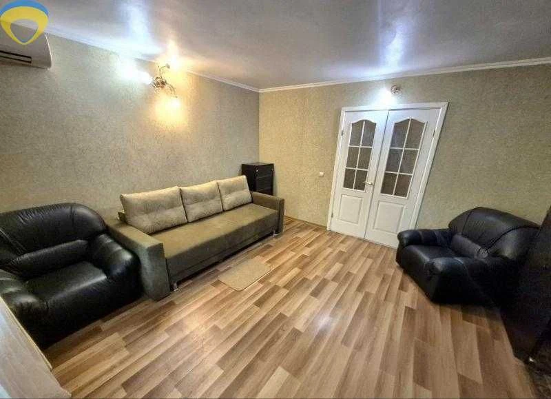 Spacious 2-room apartment in a brick building on Taïrov
