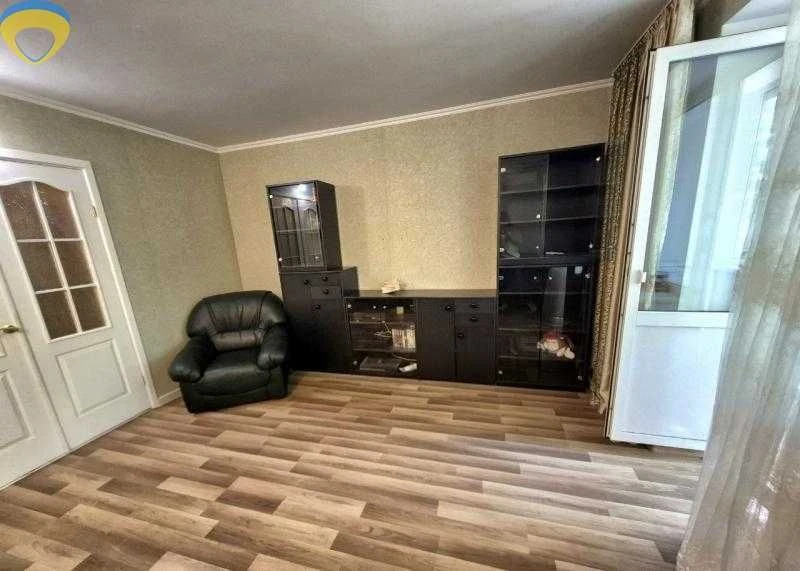 Spacious 2-room apartment in a brick building on Taïrov