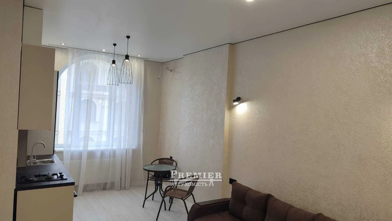 Продам 1 ком квартиру с евроремонтом. 500 м к Морю