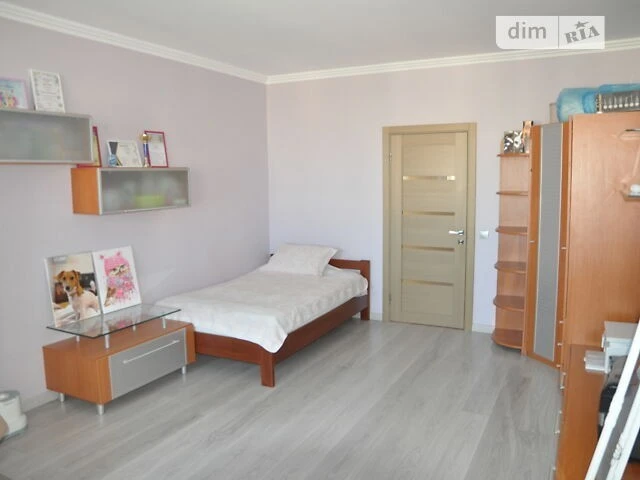 Sale of 3-room apartment 121.8 sq. m. on Akhmatova Anna St. 13G •