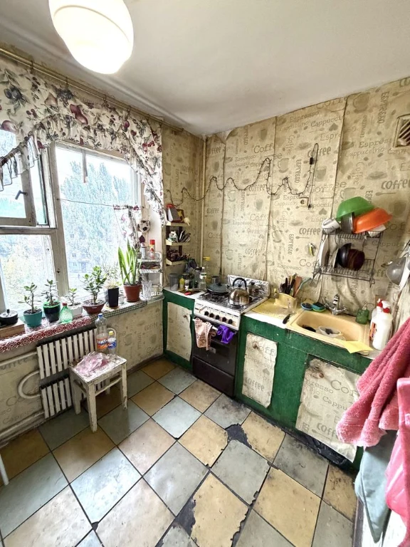 For sale 1 room apartment in Dneprovsky district on Portovaya Street