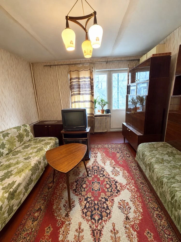 For sale 1 room apartment in Dneprovsky district on Portovaya Street